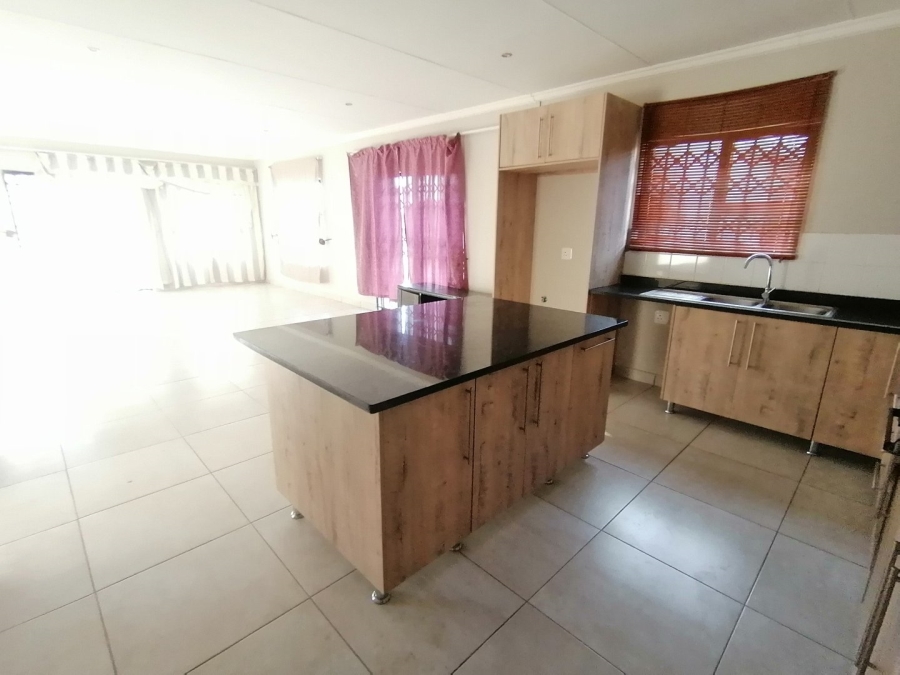 4 Bedroom Property for Sale in Bloemspruit Free State